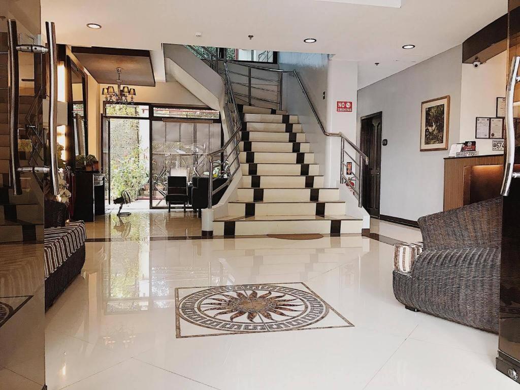 Peridot Suites Davao Exterior photo
