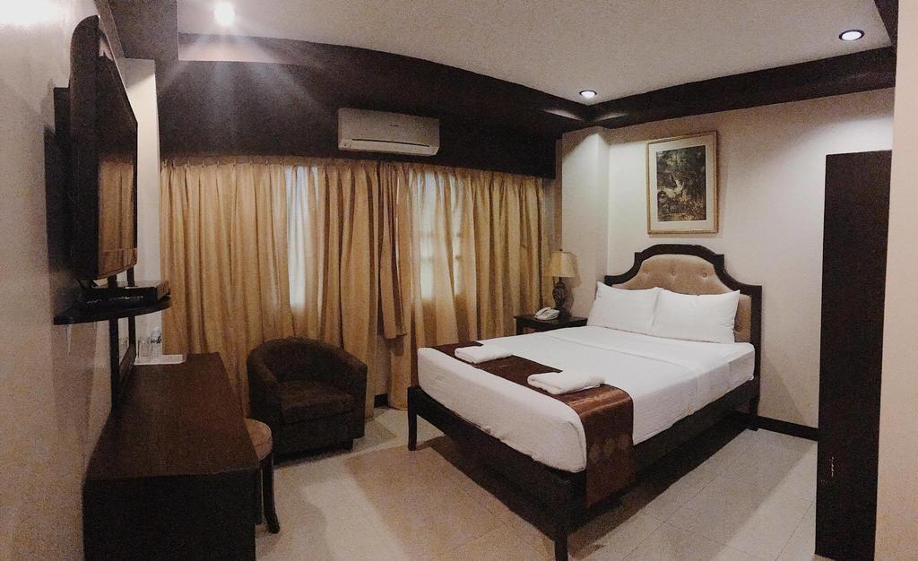 Peridot Suites Davao Exterior photo