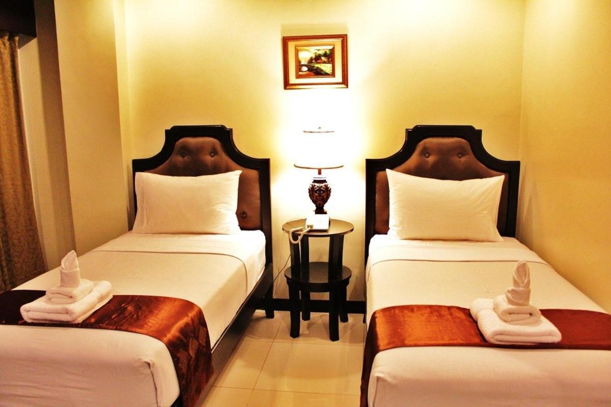 Peridot Suites Davao Room photo